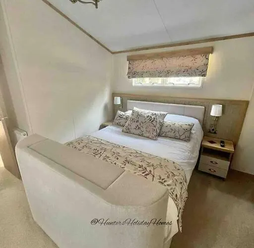 Hartland - White Cross Bay Chalet