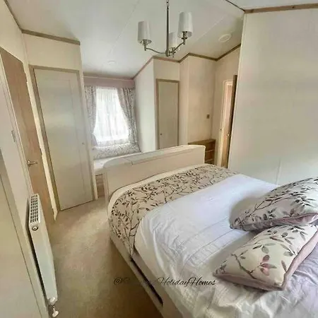 Hartland - White Cross Bay Chalet