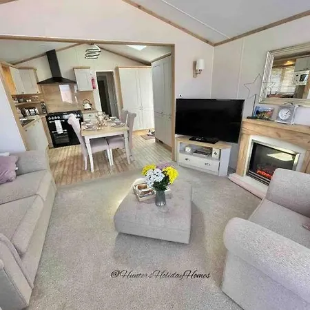 Hartland - White Cross Bay شاليه